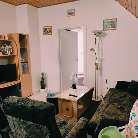 Szabados Apartman *